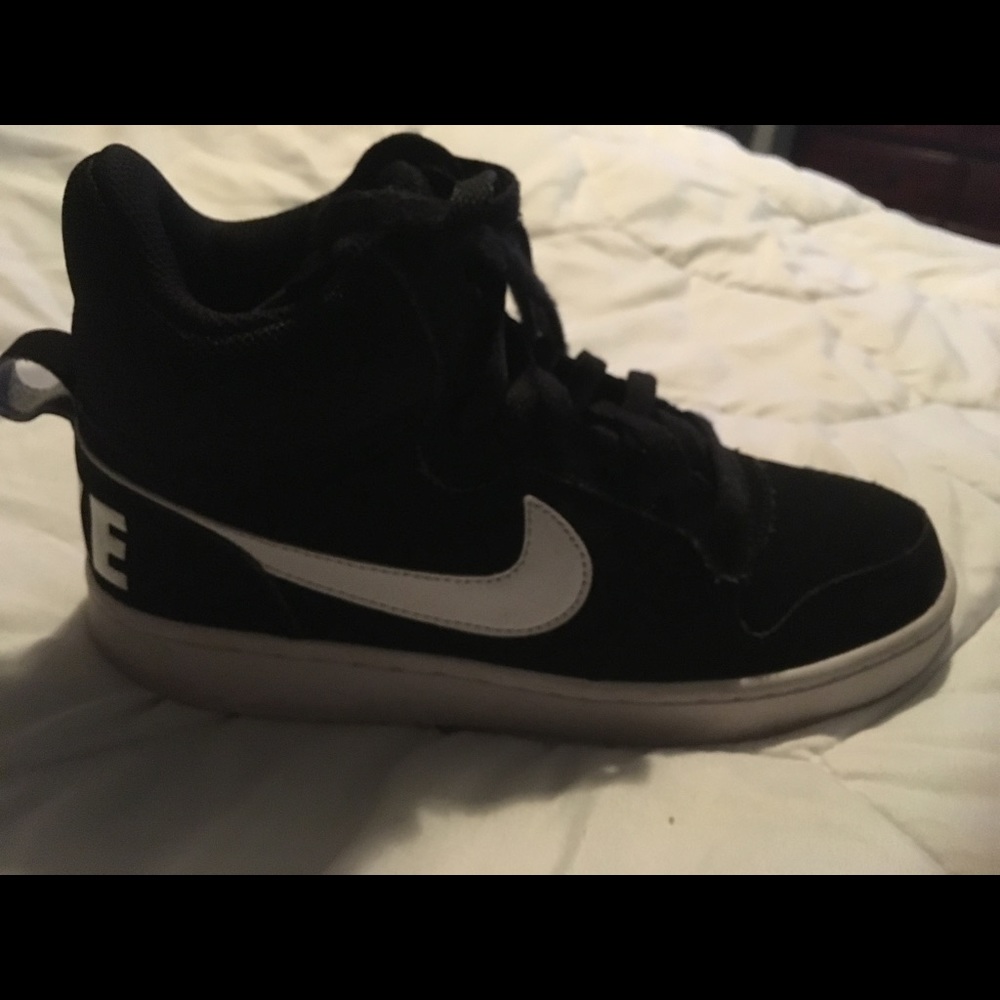 Nike Women Court Borough Mid